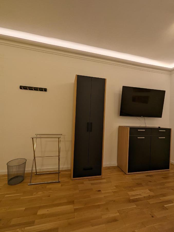 Gemuetliche Zimmer Im Herzen Der Stadt Em-Apartments Deutschland Bielefeld Esterno foto