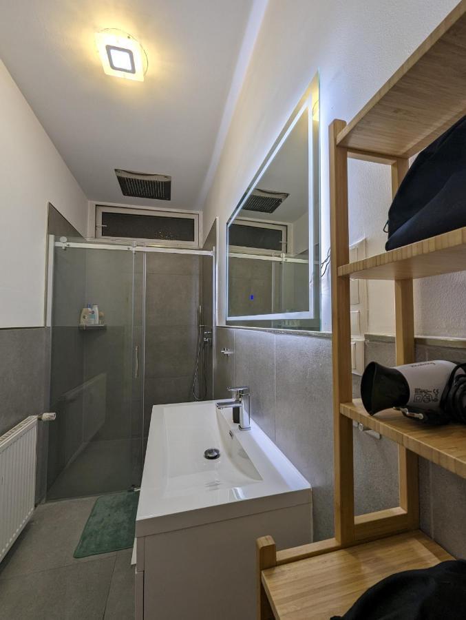 Gemuetliche Zimmer Im Herzen Der Stadt Em-Apartments Deutschland Bielefeld Esterno foto
